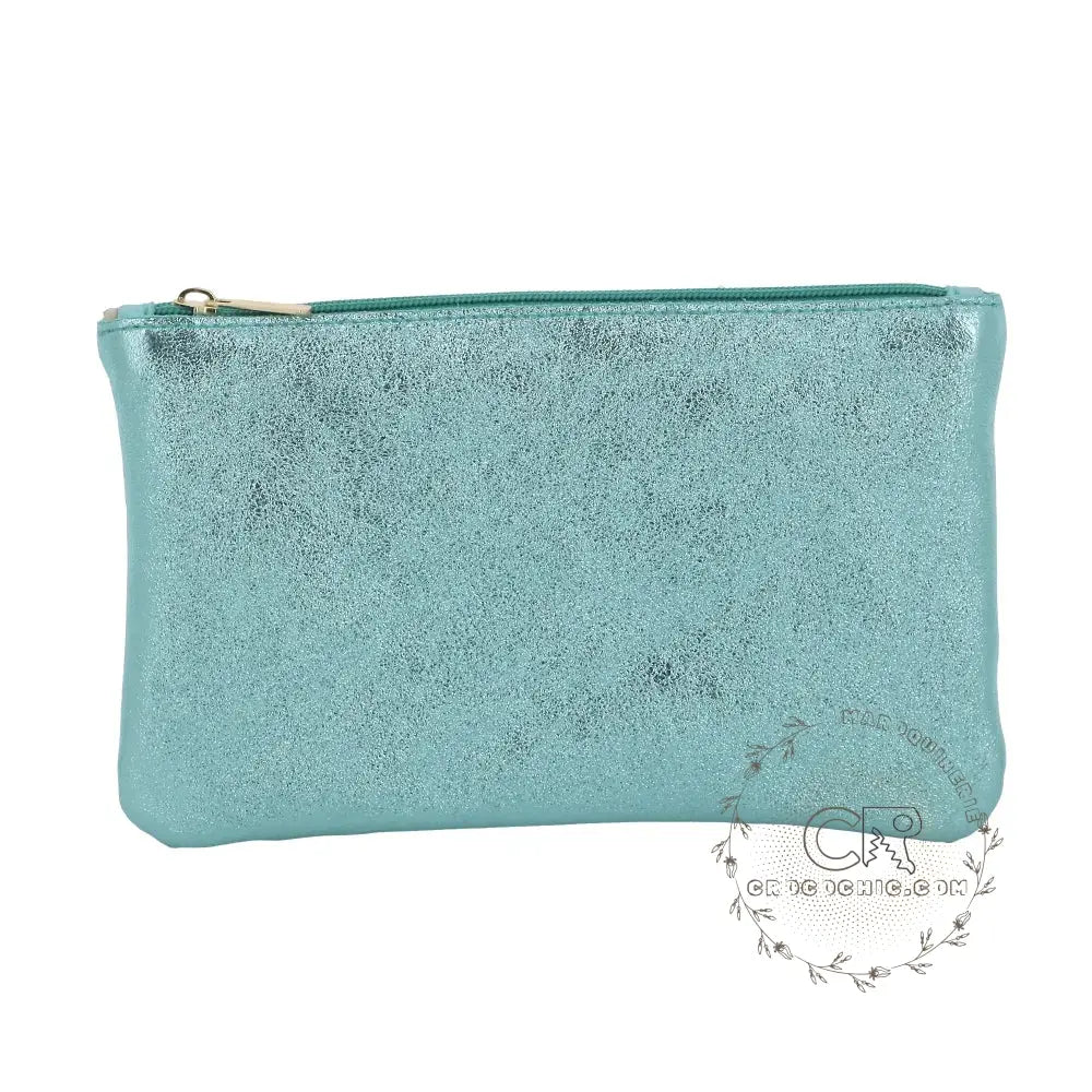 Pochette coméstique voyage cuir irisé Turquoise main image