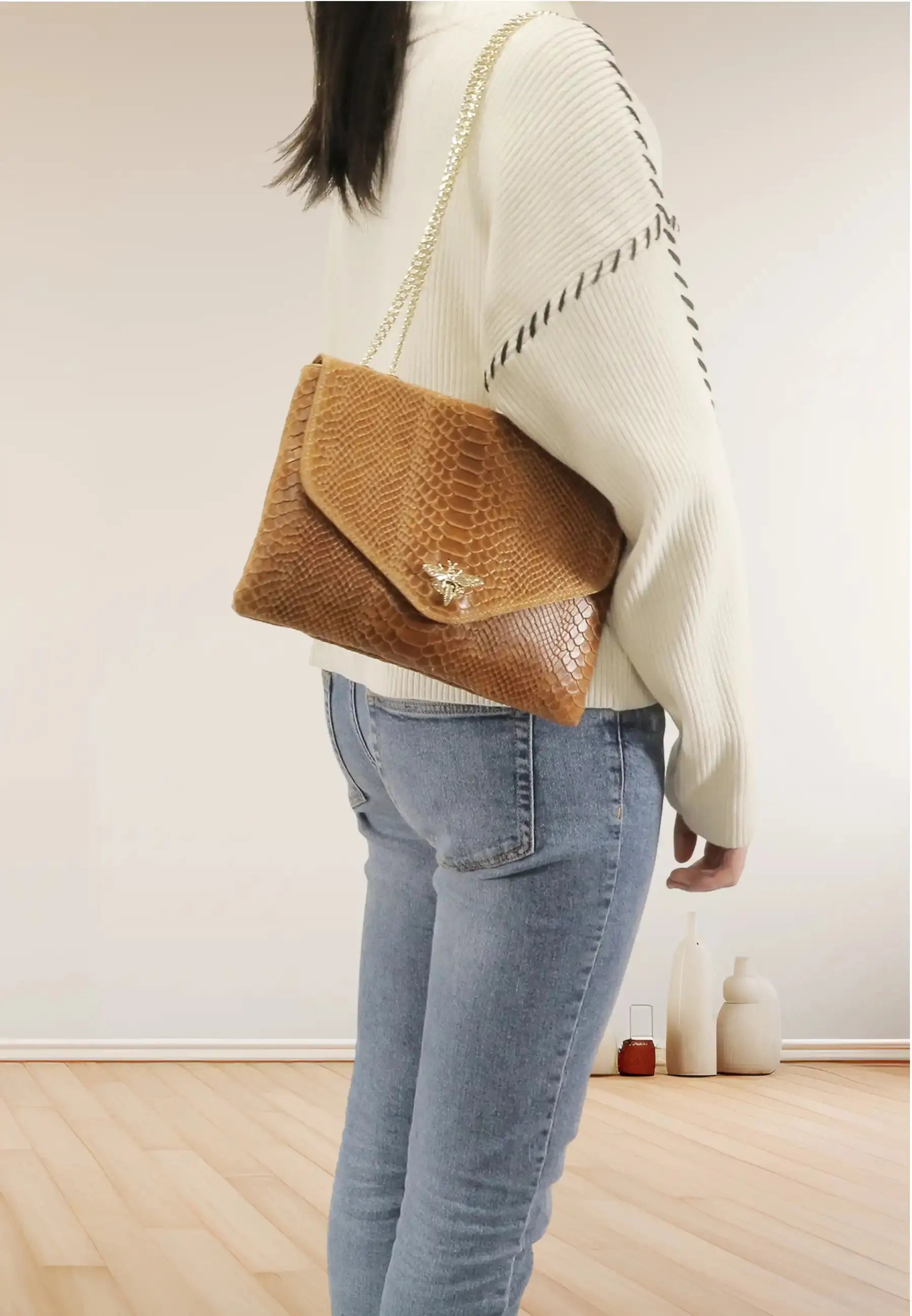 Made in Italy Sac bandoulière chaîne cuir femme croco camel