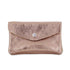 Portefeuille pochette passeport cuir isiré Or Rose main image