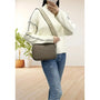 Flora & co Sac bandoulières femme multipoches taupe foncé