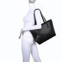 Vue 2 du Grand sac à main femme format a4 noir en cuir synthétique par Gallantry.