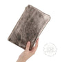 Vue 2 du Pochette coméstique voyage cuir irisé Marron Métal par Made in Italy.