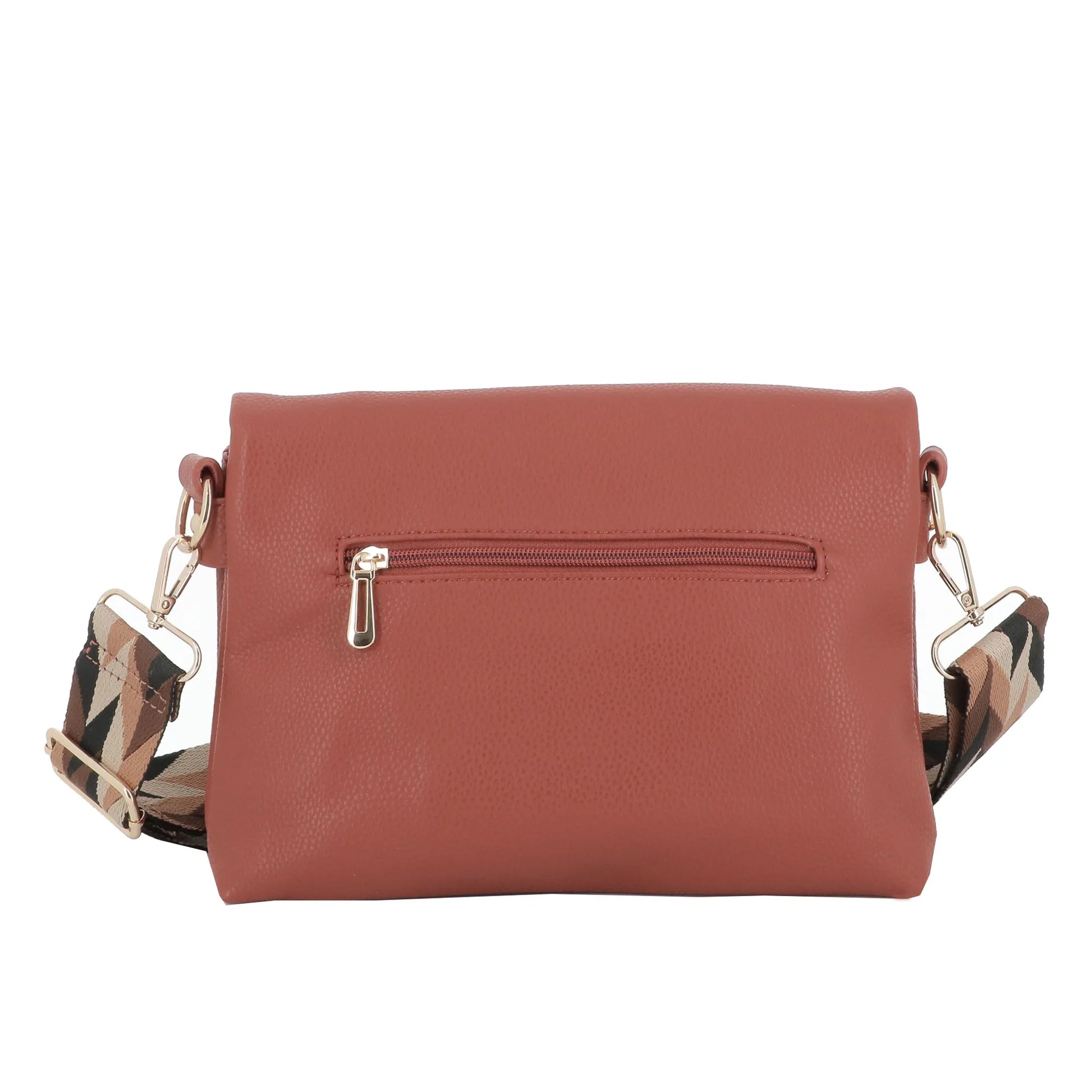 Dark red bag with 2 shoulder straps, magnetic flap and multi-pockets