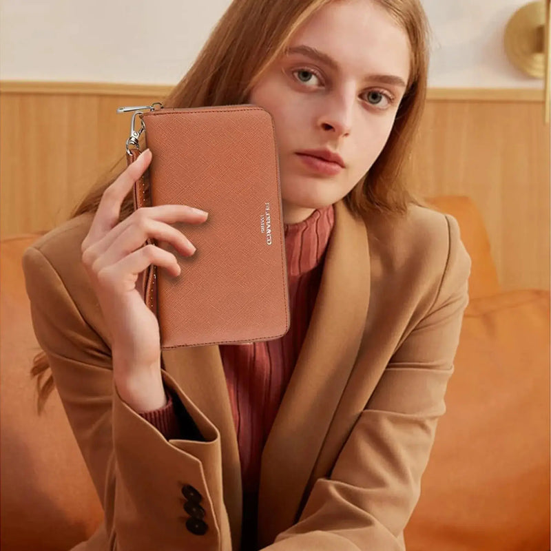 Flora & co Portefeuille long femme rigide classique camel
