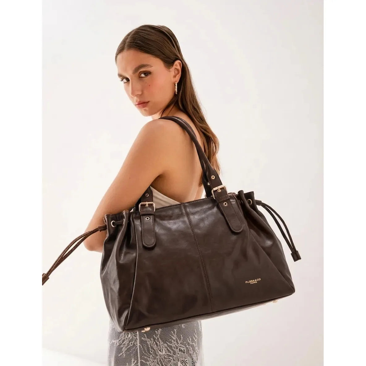 Sac cabas bowling lacet similicuir lisse Chocolat - Crocochic