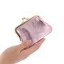 Vue 3 du Porte-monnaie Cuir Irisé Rétro à Clic Clac Rose en Cuir couleur ROSE - Detail.